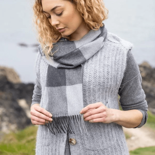 Merino Wollen Sjaal | Grijs Geblokt - Colorie the Hague