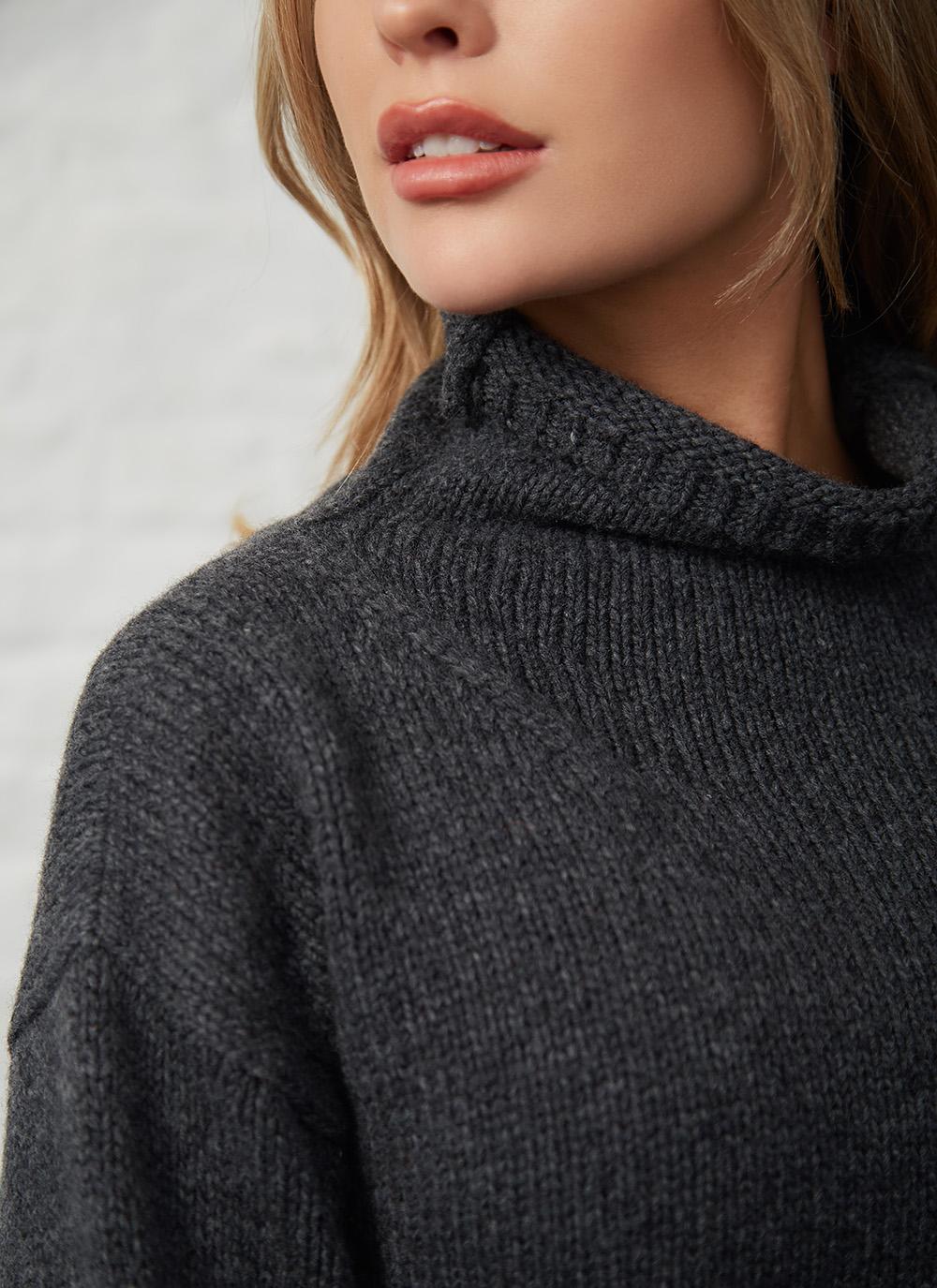 Funnel Neck Sweater | Antraciet - Colorie the Hague