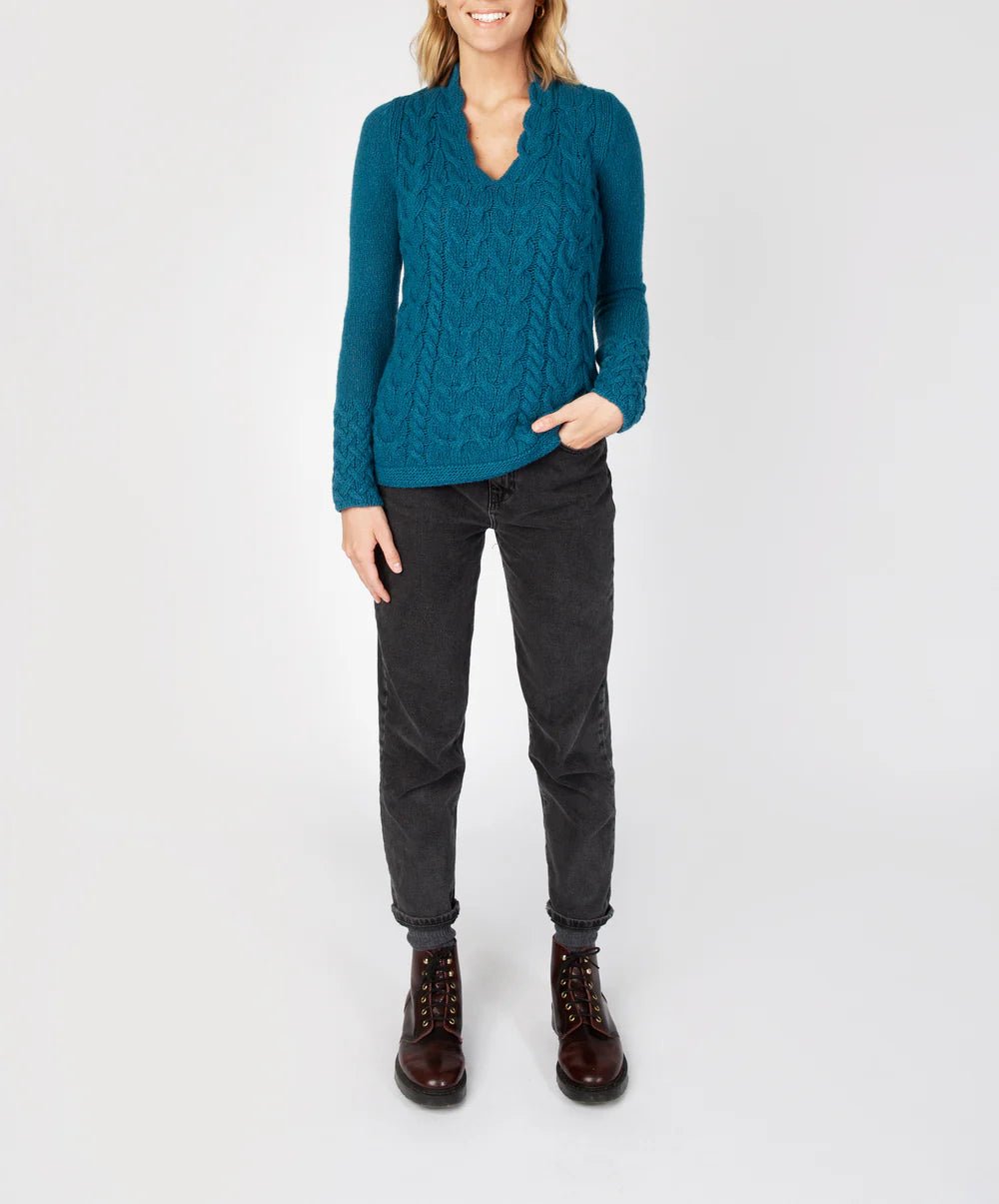 Horseshoe V Neck Cable | Wollen Kabeltrui - Colorie the Hague