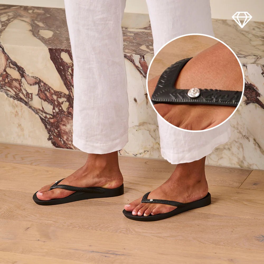 Slippers Met Voetbed | Zwart Met Steentje - Colorie the Hague