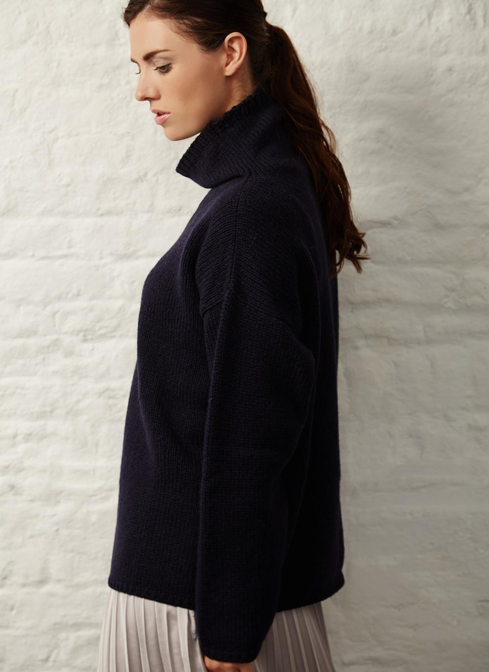 Funnel Neck Sweater Navy | Ierse Wollen Trui - Colorie