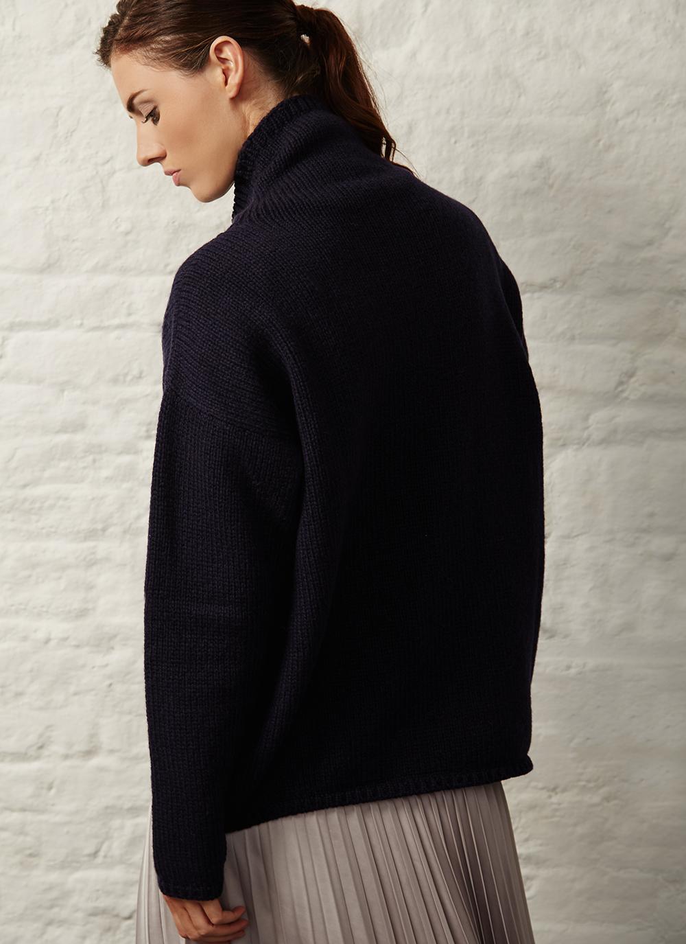 Funnel Neck Sweater Navy | Ierse Wollen Trui - Colorie