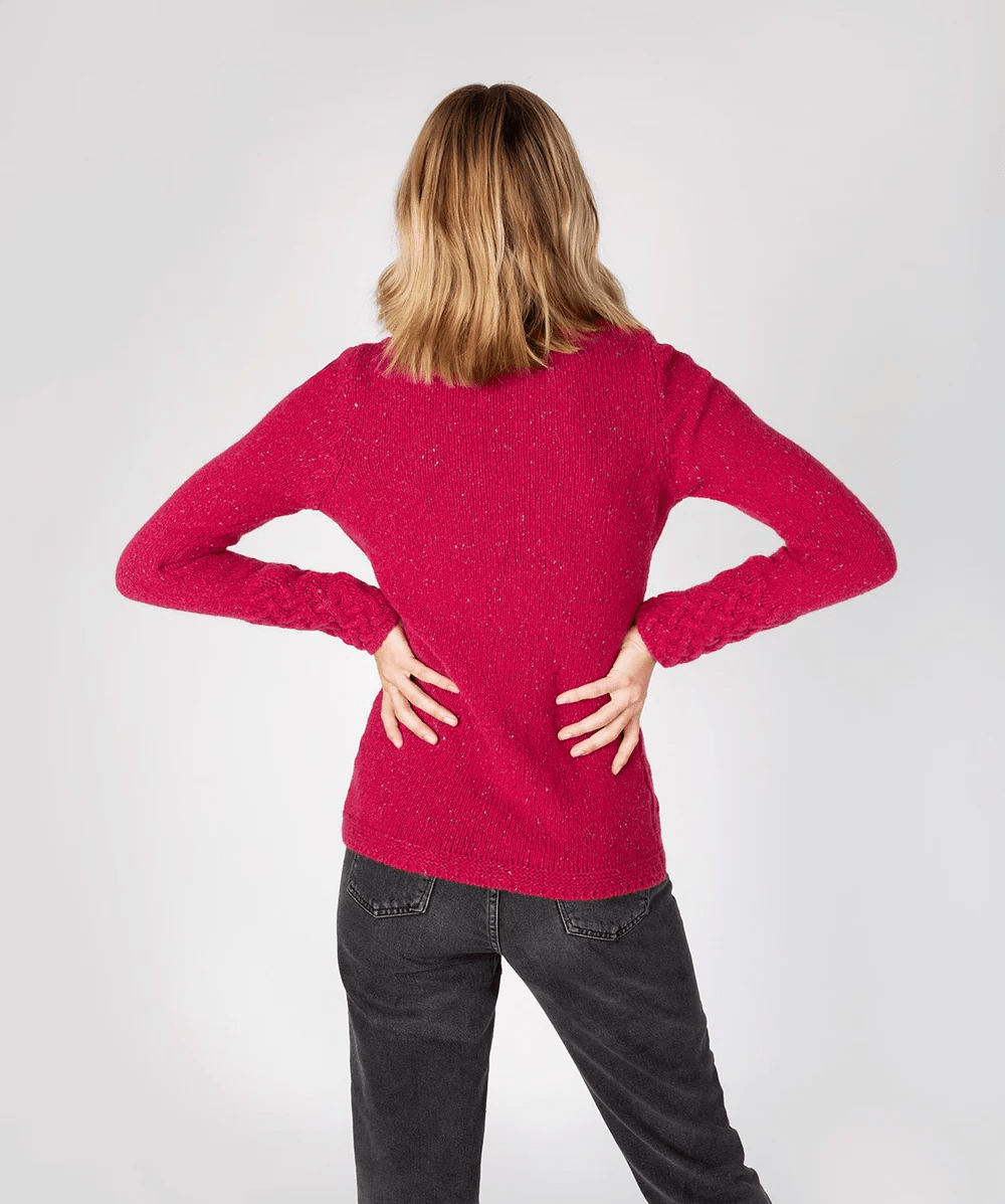 Hufeisen-V-Ausschnitt-Kabel | Pullover aus Wollstrick mit Zopfmuster